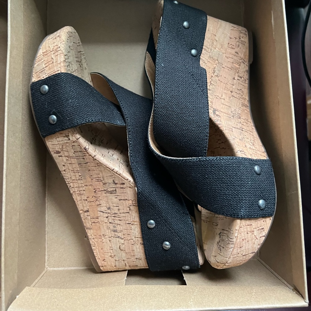 Lucky Brand Women’s Sandals
